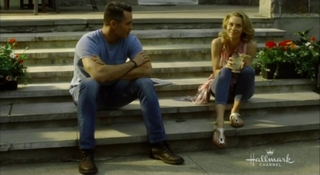 Hilarie Burton feet photo thumbnail