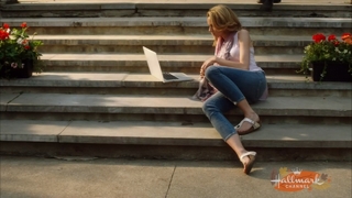 Hilarie Burton feet photo thumbnail