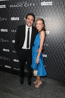 Hilarie Burton feet photo thumbnail