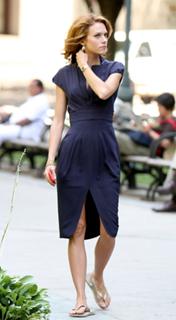 Hilarie Burton feet photo thumbnail