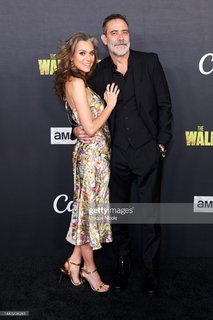 Hilarie Burton feet photo thumbnail