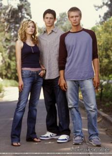 Hilarie Burton feet photo thumbnail