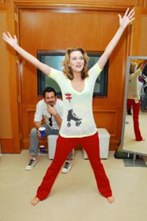 Hilarie Burton feet photo thumbnail