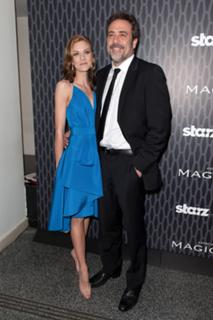 Hilarie Burton feet photo thumbnail