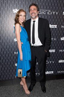 Hilarie Burton feet photo thumbnail