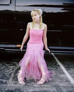 Hilary Duff feet photo thumbnail