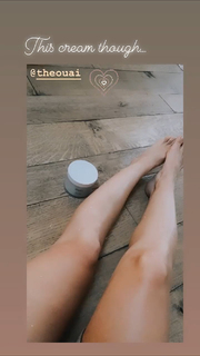 Hilary Duff feet photo thumbnail
