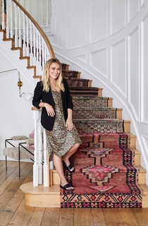 Hilary Duff feet photo thumbnail