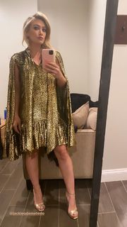 Hilary Duff feet photo thumbnail