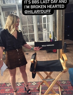 Hilary Duff feet photo thumbnail