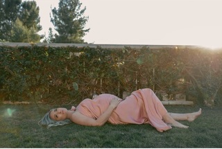 Hilary Duff feet photo thumbnail