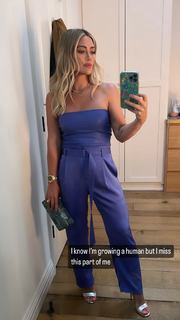 Hilary Duff feet photo thumbnail