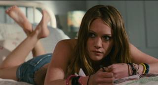 Hilary Duff feet photo thumbnail