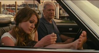Hilary Duff feet photo thumbnail