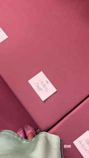 Hilary Duff feet photo thumbnail