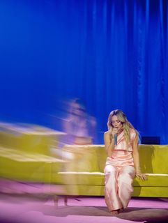 Hilary Duff feet photo 17