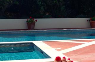 Hilary Farr feet photo 1