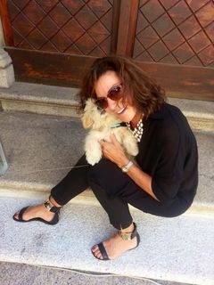 Hilary Farr feet photo 6