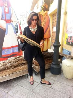 Hilary Farr feet photo 5