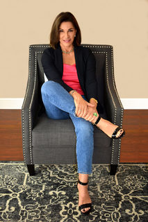 Hilary Farr feet photo 16