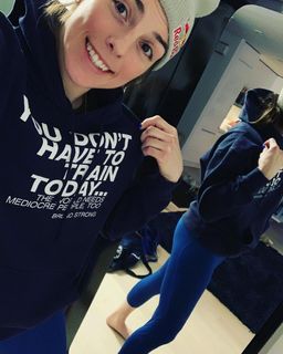Hilary Knight feet photo 14