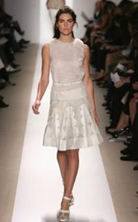 Hilary Rhoda feet photo thumbnail