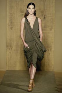 Hilary Rhoda feet photo thumbnail