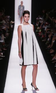 Hilary Rhoda feet photo thumbnail