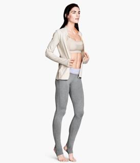 Hilary Rhoda feet photo thumbnail