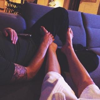 Hilary Rhoda feet photo thumbnail