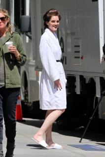Hilary Rhoda feet photo thumbnail