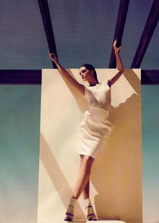 Hilary Rhoda feet photo thumbnail