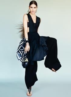 Hilary Rhoda feet photo thumbnail