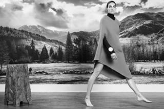 Hilary Rhoda feet photo thumbnail