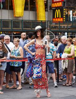 Hilary Rhoda feet photo thumbnail