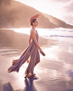 Hilary Rhoda feet photo thumbnail