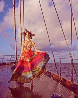 Hilary Rhoda feet photo thumbnail