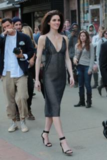 Hilary Rhoda feet photo thumbnail
