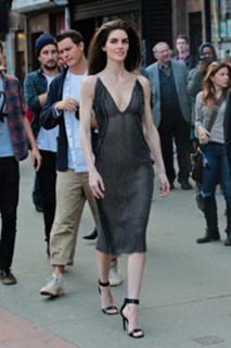 Hilary Rhoda feet photo thumbnail