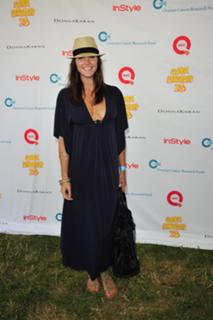 Hilary Rhoda feet photo thumbnail