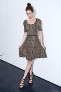 Hilary Rhoda feet photo thumbnail