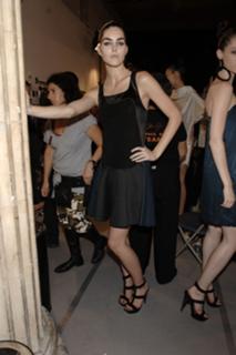 Hilary Rhoda feet photo thumbnail