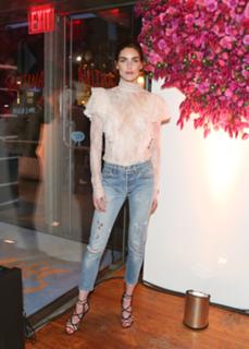 Hilary Rhoda feet photo thumbnail