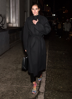Hilary Rhoda feet photo thumbnail