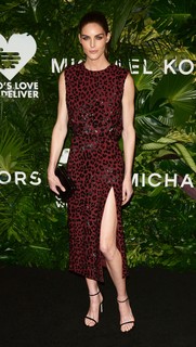 Hilary Rhoda feet photo thumbnail