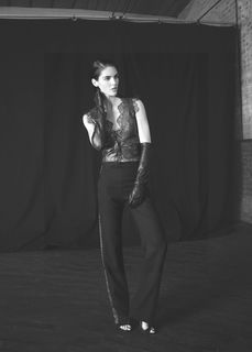Hilary Rhoda feet photo thumbnail