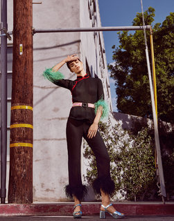 Hilary Rhoda feet photo thumbnail