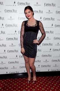 Hilary Rhoda feet photo thumbnail