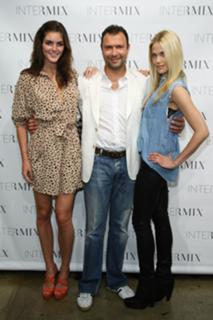 Hilary Rhoda feet photo thumbnail