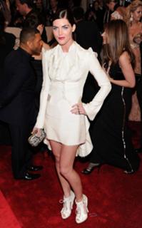 Hilary Rhoda feet photo thumbnail